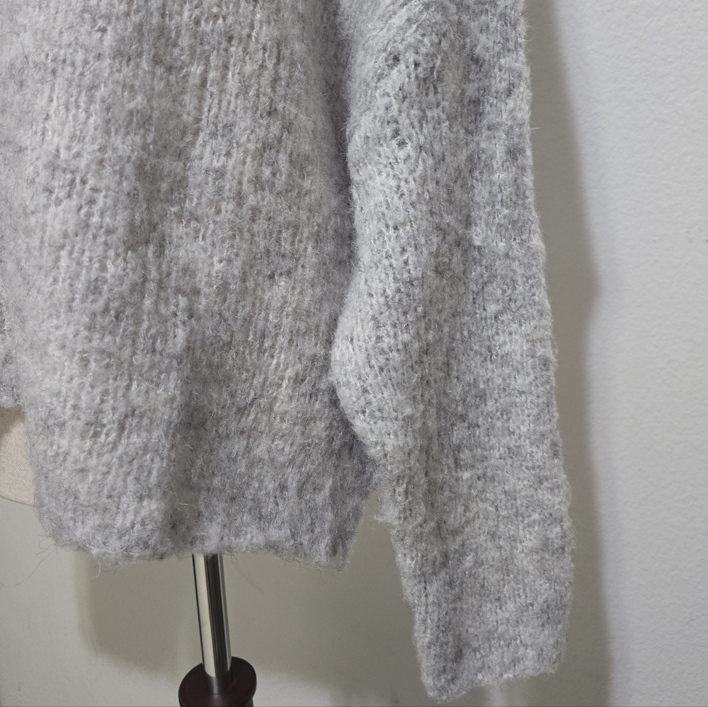 DEBUT Cozy Gray Chunky Turtleneck Women's Sweater Size Large - Picture 4 of 15